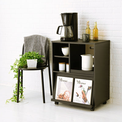 【おうちで楽しむカフェ時間】
キャスター付きで好きな場所へ動かせるから、リビングの一角を、こだわりのコーヒーと好きな音楽を楽しむ特別なカフェコーナーにしてみませんか。