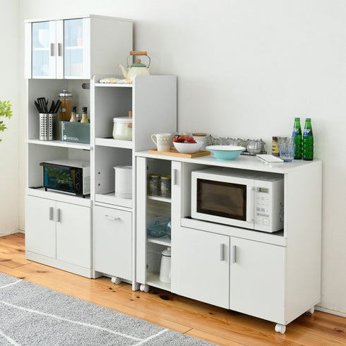 隙間に収まるシンプルでスリムなデザインなのに、機能性・収納力は抜群でスペースを有効活用できます。