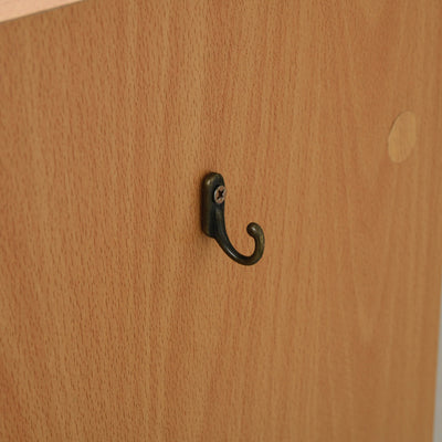 【左右選べる便利なフック】
帽子や給食袋、お稽古バッグなどの定位置になる便利なフックは、お部屋のレイアウトに合わせて左右どちらにも取り付け可能です。