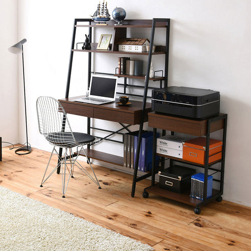 別売の「複合機ラック」と天板の高さがほぼ同一なので、合わせてお使いいただくと統一感のあるオシャレなワークスペースにしていただけます。