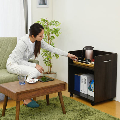 上部はオープン仕様なのでサッと手軽に手納でき、使用頻度の高いものの収納に最適です。