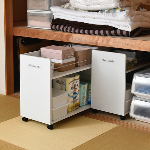 キャスター付きの便利な押入れラック2個セット。