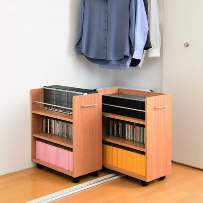 【増えるコレクションもお任せ】
たくさんのコミックやCD、DVDも、可動棚を自在に調節して効率よく収納すれば、あなただけのライブラリーがクローゼットの中に完成します。