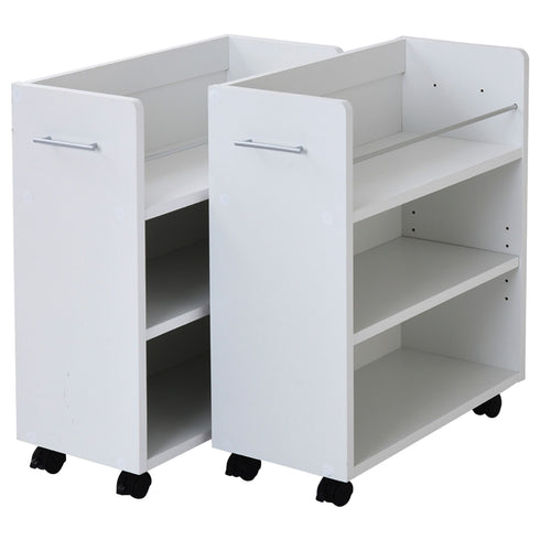 【クローゼットが万能書庫に変身】
キャスター付きで出し入れ簡単な2つのラックが、クローゼットの奥で眠る空間を、本や日用品であふれる万能の収納スペースへと変身させます。