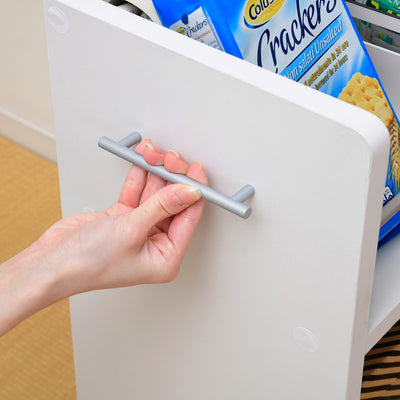 【左右どちらでも付け替え可能】
取っ手は収納場所のレイアウトに合わせて左右どちらにも取り付けられ、模様替えの際にも柔軟に対応できます。