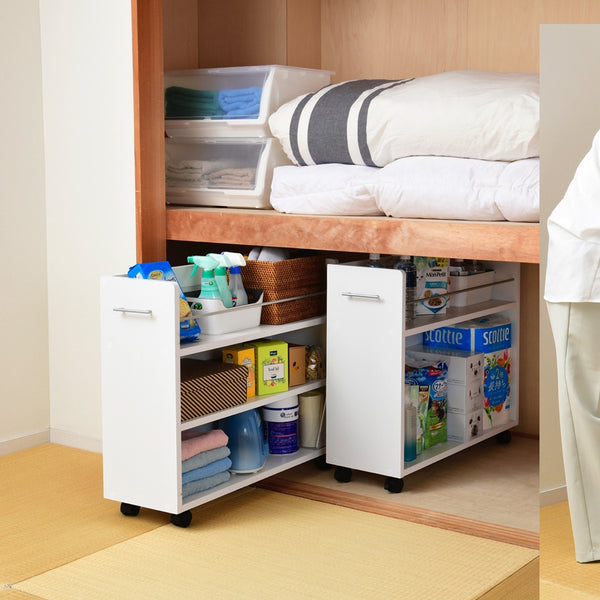 【押入れ下段をスッキリ収納】
散らかりがちな押入れの中も、キャスター付きラックを使えば、日用品やストック品をまとめて美しく整理整頓できます。