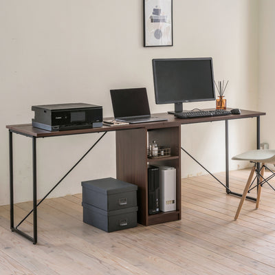 【作業も整理もスマートに】
ノートPCもプリンターもゆとりを持って置けるワイド天板と、収納力に優れたラックで、デスク周りがすっきり整います。