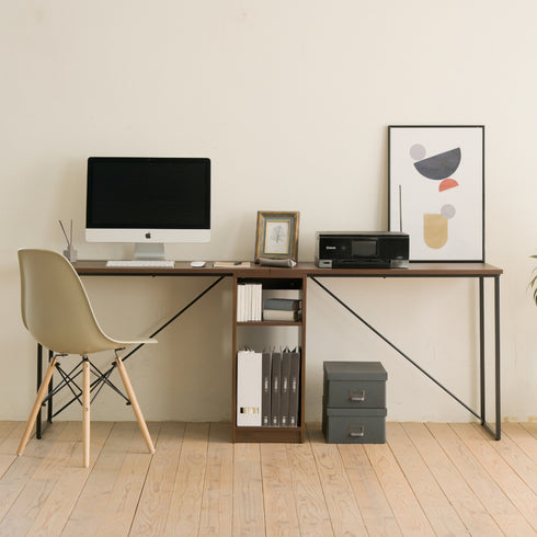 【収納力抜群のラック付き】
書類や雑貨を効率よくまとめられる3段の可動棚付きラックで、機能性と美しさを兼ね備えたワークスペースが完成します。