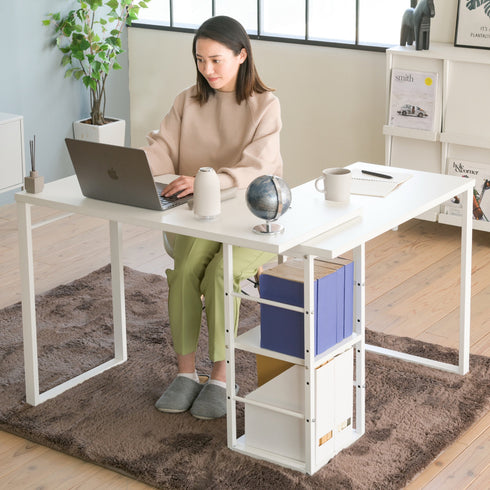 【私だけの快適ワークスペース】
広々としたL字デスクは、PC作業をしながら本を読んだり、趣味のものを飾ったりと、あなただけの理想のワークスペースを自由に作り上げることが可能です。