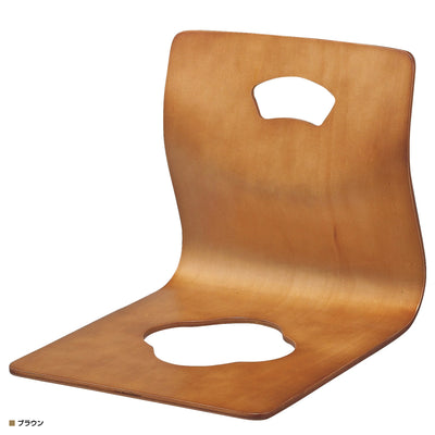 【深みのあるブラウンカラー】
美しい曲木のフォルムと、落ち着いたブラウンの色合いがお部屋を上品に演出し、穏やかな時間をもたらしてくれる。