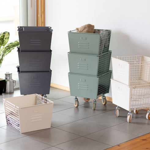 使いやすく、"Livable(住みやすい)"暮らしに寄り添ってくれるインテリア「リヴシリーズ」の3段スタッキングボックスセットです。