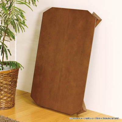 【厚さ7cm、隙間にしまえる賢さ】
来客時や作業台として使いたい時だけサッと広げ、普段は折りたたんで家具の隙間に収納できる、暮らしに寄り添う賢い一台です。