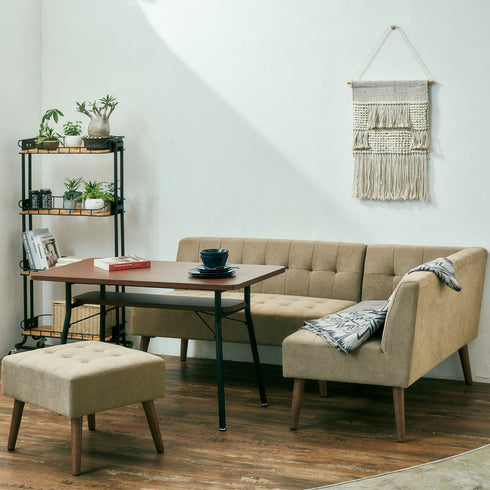 【我が家だけのカフェ空間】
同シリーズのソファと組み合わせれば、食事だけでなく、読書や会話を楽しむカフェのような心地よい空間が生まれます。