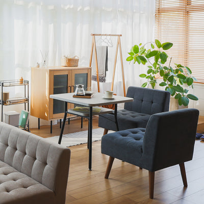 同シリーズの一人掛けソファと組み合わせて使うことで、おうちの中におしゃれなカフェスペースを作ることができ、ダイニングシーンだけでなく、テレワーク用としても活躍してくれることでしょう。