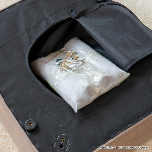 【届いてすぐに、簡単組立】
座面の裏に脚や部品がすっきりと収納されているので、パーツをなくす心配もなく、届いたらすぐに組み立ててお使いいただけます。