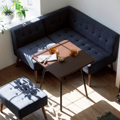 【自由に描く、くつろぎの形】
コーナーソファやオットマンを自由に組み合わせ、お部屋の角や空いたスペースにぴったり収まる、自分だけの理想のレイアウトを楽しみませんか。