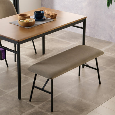 シンプルでモダンなデザインが印象的なインテリア”ノアルシリーズ”のベンチ。