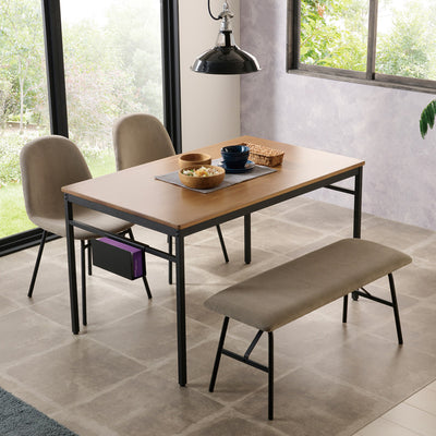 シンプルでモダンなデザインが印象的なインテリア