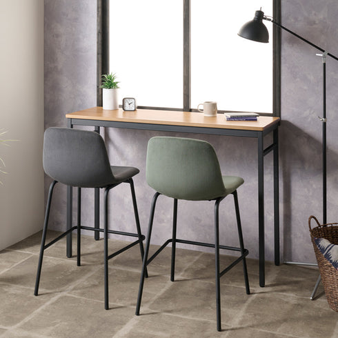 同"ノアル"シリーズのハイチェアと揃えてお使いいただくことで、お部屋に統一感が生まれ、より居心地の良い空間にしていただけます。