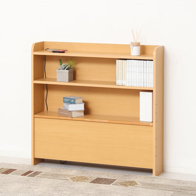 【ごちゃつく配線もすっきり】
天板から下までコードを通せるスマートな設計で、スマートフォンやタブレットを充電しながら、電源タップごと隠して収納できます。