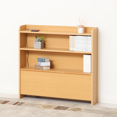 【ごちゃつく配線もすっきり】
天板から下までコードを通せるスマートな設計で、スマートフォンやタブレットを充電しながら、電源タップごと隠して収納できます。