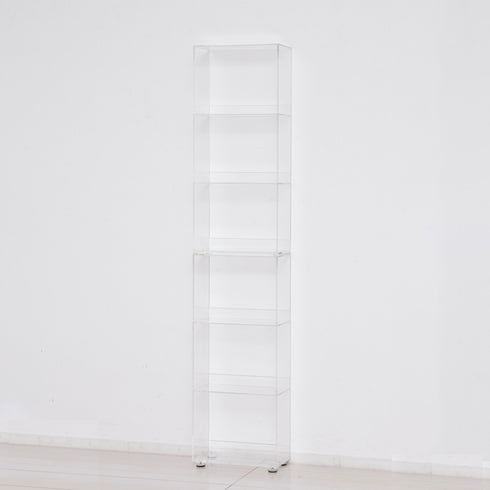 【お部屋に溶け込む透明ラック】
まるでオブジェのように美しい透明なアクリルが、圧迫感を与えることなく空間に溶け込み、お部屋をより広くスタイリッシュに見せてくれます。