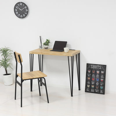 シンプルながら木目調とスチールの組み合わせがスタイリッシュなアートシリーズの、デスクとチェアの2点セットです。