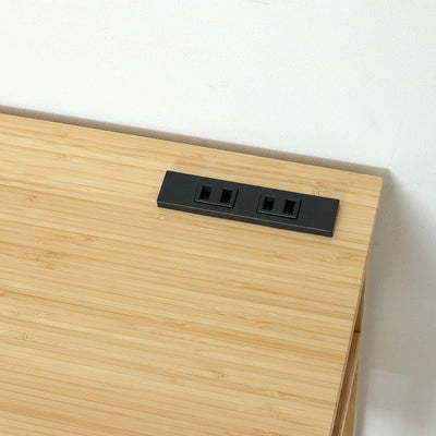 便利な2口コンセント(1500W)付きで、ソファやベッドサイドに置けばスマートフォンやタブレットの充電はもちろん、デスクライトや電化製品を手軽に使用できます。