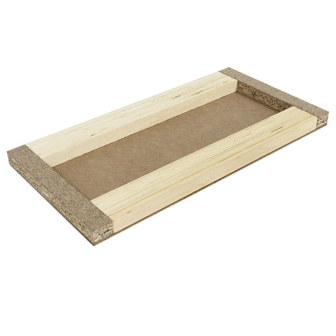 積層板を縦向きにすることで内部構造が強化され、より高い強度を誇る棚板は、25mmの厚さがあり、重厚感としっかりとした安定感を与えてくれます。