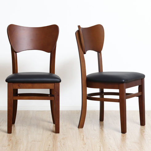 【落ち着き放つブラウンの魅力】
深みのあるブラウンが醸し出す落ち着いた雰囲気と、身体に馴染むよう計算されたフォルムは、モダンからクラシックまで様々なテイストのお部屋にマッチし、上質な時間をもたらします。