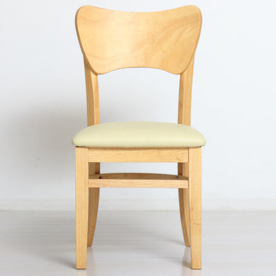 【シンプルさが映える佇まい】
天然木のフレームが美しいナチュラルなデザインは、お手入れ簡単な合成皮革の座面と相まって、どんなお部屋にも自然と馴染み、日々の暮らしを豊かに彩ります。