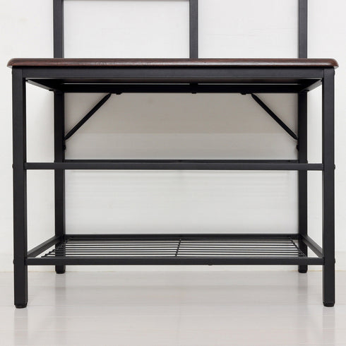 下部の棚板には、小物の収納はもちろん、靴のちょい置きにも便利です。