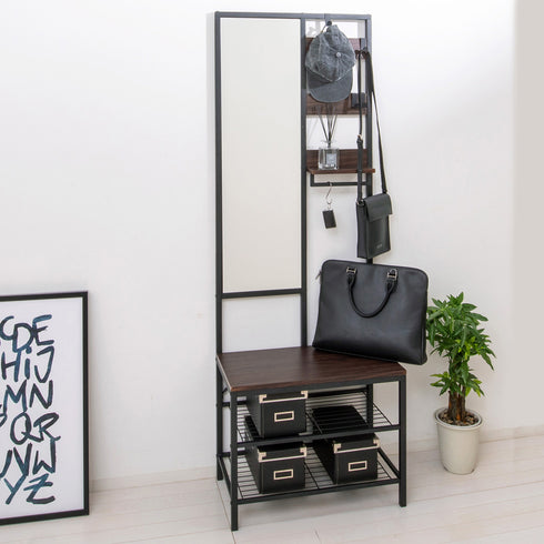 忙しい朝の準備や、帰宅後のちょい置きスペースとしても便利で、毎日のコーディネートや身支度をサポートします。