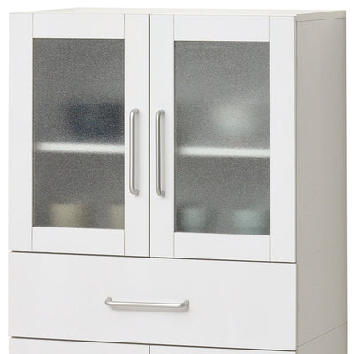 中が見えにくいすりガラス扉を採用しているため、生活感を隠しながら、食器や雑貨、日用品までスッキリ収納。