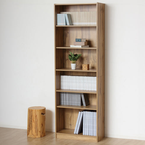 【思い通りに叶う、理想の収納】
収納物に合わせて棚の高さを変えれば、お気に入りの本や小物がすっきりと収まり、ナチュラルな木目柄が心地よい空間を演出してくれます。