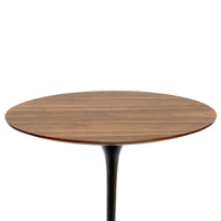 【上質なディテール】細部にまでこだわり抜かれた木目と滑らかな質感は、触れるたびに心地よさを感じさせます。