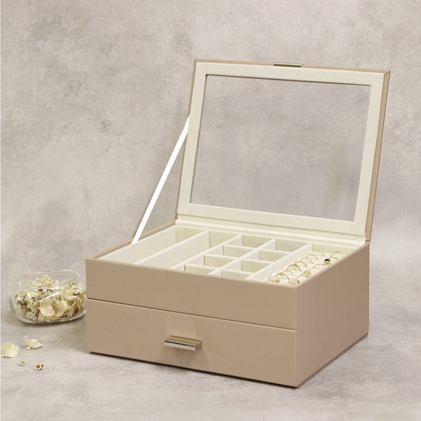 流行りのくすみがかったニュアンスカラーで仕上げた、ジュエリーボックスAsha(アシャ)の2段タイプ。