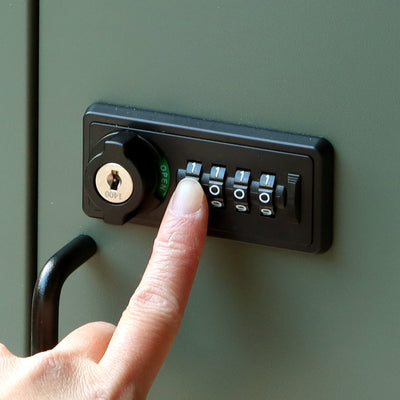 上段はプッシュキー仕様、下段はダイヤルロックとシリンダー錠(ダイヤル解除番号がわからなくなった際の緊急用)仕様なので防犯面も安心です。