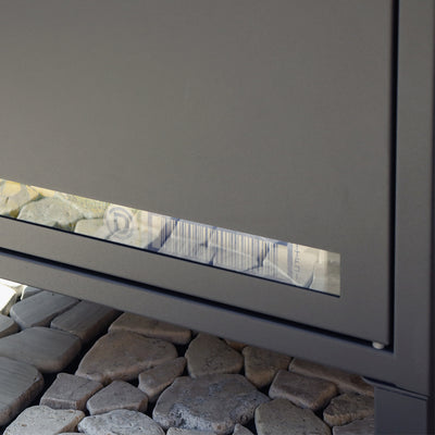 上段・下段ともに前扉にスリット窓が付いているので、扉を開けなくても荷物が届いているか確認することができます。