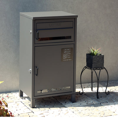 投函口の立体的な「LETTER」の文字がデザインのアクセントとなっており、玄関に置いてあるだけでおしゃれな1台です。