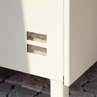 上段・下段ともに側面にスリット窓が付いているので、扉を開けなくても荷物が届いているか確認することができます。