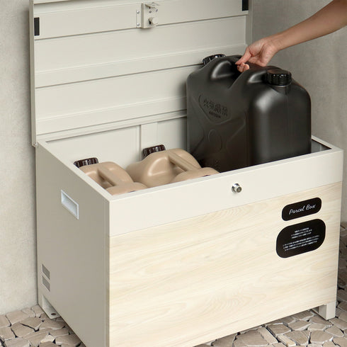 【頼れる大容量の収納力】
大きな荷物はもちろん、防災用のポリタンクなど、かさばるアイテムもすっきりと収納できる頼もしさが魅力です。