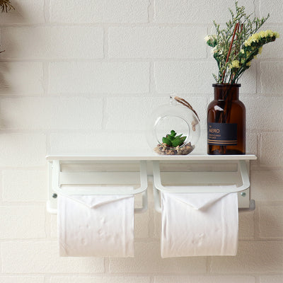 【シンプルを極めた、美しい佇まい】
無駄を削ぎ落としたシンプルなデザインだからこそ、飾るものの個性が引き立ち、季節の花や小さなアートを添えるだけで空間の表情が豊かに変わっていく。