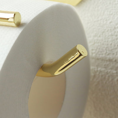 【細部に宿る、洗練された機能】
ペーパーが滑り落ちるのを防ぐ絶妙な角度のストッパーは、デザインのアクセントとしても美しく、細やかな配慮が光ります。