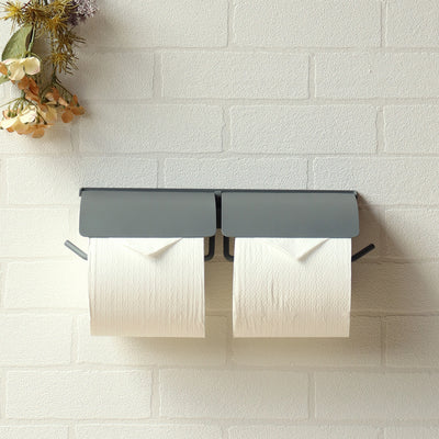 【どんな壁にも馴染む、静かな存在感】
白いレンガのような壁からモダンな空間まで、そのシンプルな佇まいはインテリアを選ばず、あなたのトイレをさりげなくセンスアップさせてくれます。