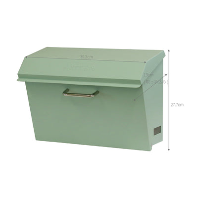 【見た目以上、頼れるサイズ】
幅約39cm、奥行き19cmの設計は、見た目のスリムさ以上に収納力があり、長期の不在時でも安心の大容量です。