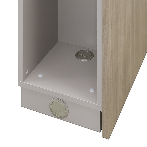 配線孔付きでコードレススティック掃除機の充電に対応可能です。