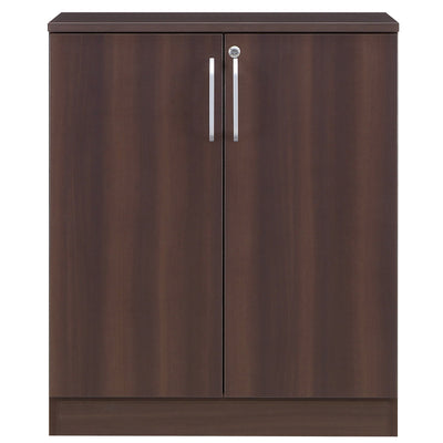 【洗練されたシンプルデザイン】
深みのある木目に映えるシルバーの取っ手がアクセントとなり、シンプルながらも上質な空間を演出します。