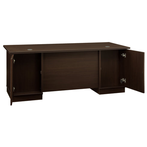 【コード類を隠せる配線スペース】
両袖裏には扉付きの配線スペースを備え、ごちゃつきがちなコード類をすっきりと収納できます。