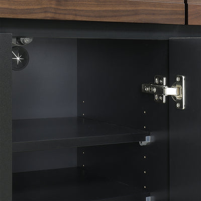 扉内には配線用コードホールを備え、寝室用のハイタイプテレビボードとしてもおすすめです。